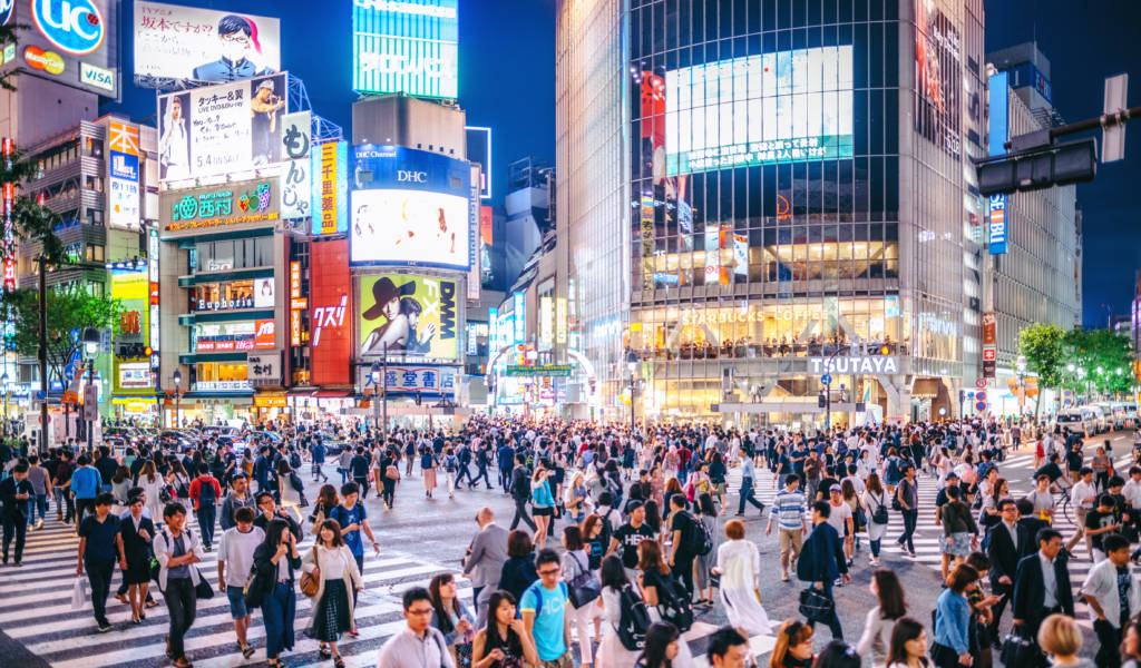 Ngã tư Shibuya Scramble náo nhiệt cả ngày lẫn đêm nga-tu-shibuya-scramble